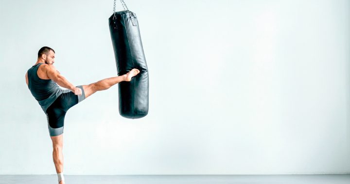 Тазобедренный сустав бойца: скрытая цена ударной техники ногами